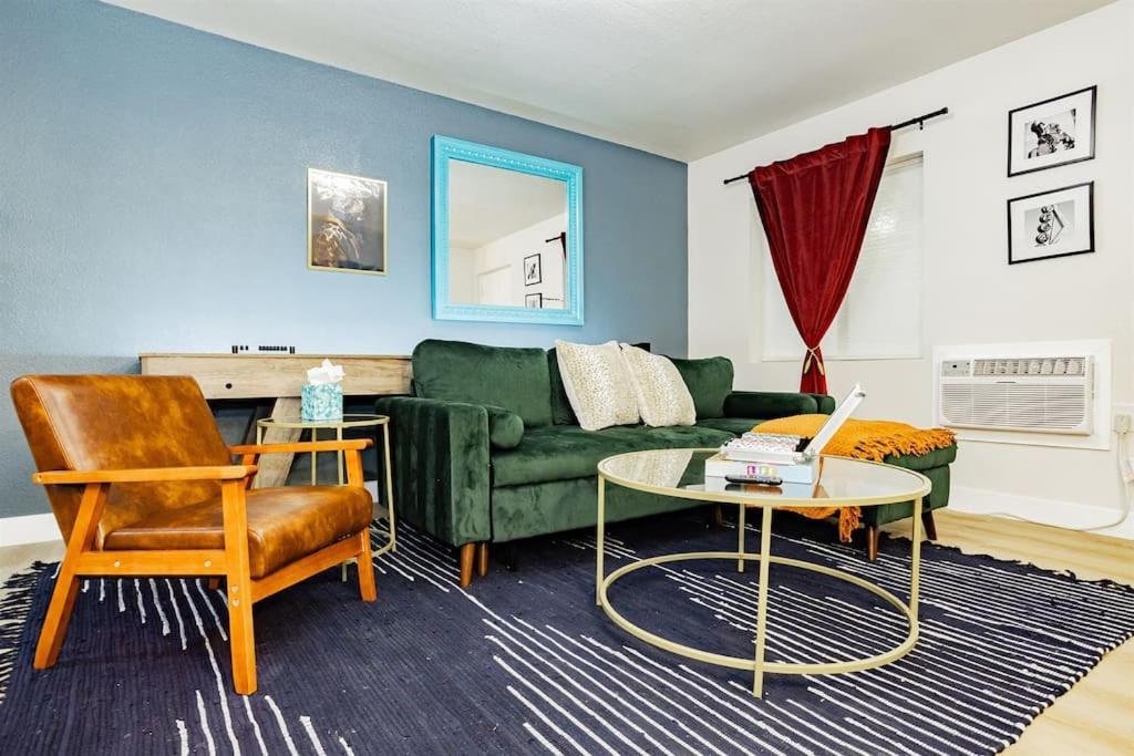 Star Unit 4- Premier Downtown Luxury 1br Private Oasis Holiday home